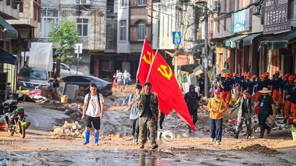 الصين ترفع مستوى الاستجابة للطوارئ مع اقتراب الإعصار «دولفين»