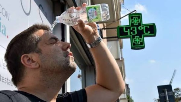 أوروبا الغربية تسجل رقما قياسيا جديدا لدرجات الحرارة مع اجتياح موجات الحر
