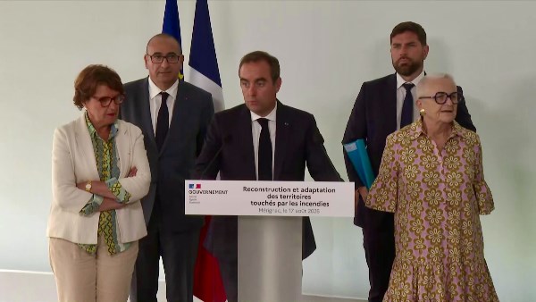 فرنسا تخصص 12 مليون يورو لمساعدة المقاطعتين المتضررتين من حرائق الغابات