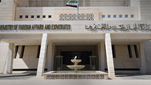 سوريا تدين الغارات الإسرائيلية على مطار أبو الظهور العسكري وتؤكد: عدوان غير مبرر