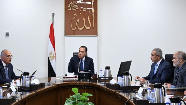 رئيس الوزراء يتابع جهود الدولة لحماية الشواطئ ومخطط استعادة شواطئ الإسكندرية