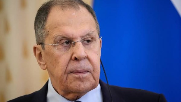 وزير الخارجية الروسي: الناتو والاتحاد الأوروبي لن يتمكنوا من التحدث علنًا عن مساعداتهم لأوكرانيا عسكريًا
