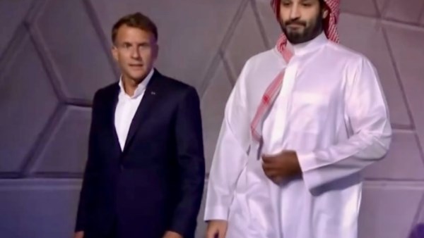 الرئيس الفرنسي وولي العهد السعودي يشهدان حفل ختام كأس العالم للرياضات الإلكترونية في باريس