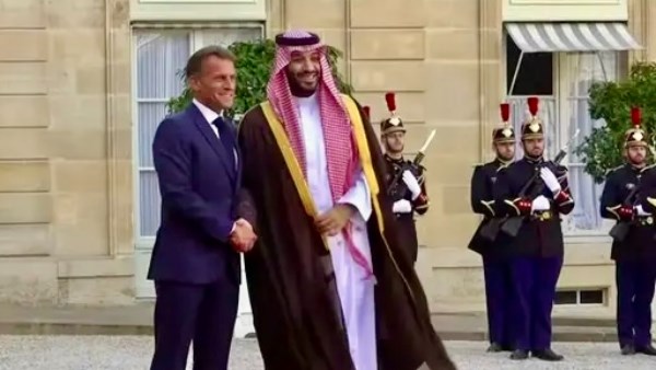 ماكرون يستقبل ولي العهد السعودي لبحث الملفات الإقليمية وتعزيز الشراكة