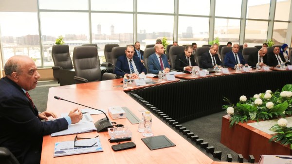 وزير الكهرباء: توحيد أسعار المقايسات وتغيير العدادات المعطلة خلال 72 ساعة
