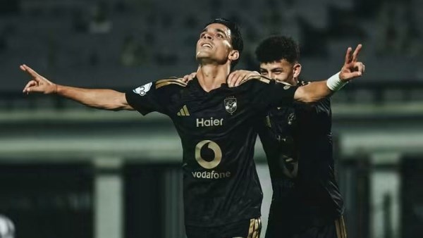 الأهلي يتقدم على زد بهدف أشرف بن شرقي في الشوط الأول .. شاهد