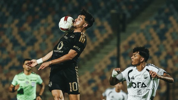 الأهلي يهزم زد بثنائية بن شرقي وطاهر محمد طاهر في الدوري