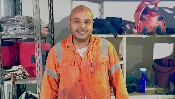مصرع شخص وإصابة آخر في تصادم سيارتين على طريق الأدبية في السويس