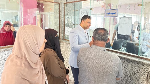 نائب محافظ السويس يتفقد الأحياء لمتابعة الخدمات ومشروعات التطوير والإنارة