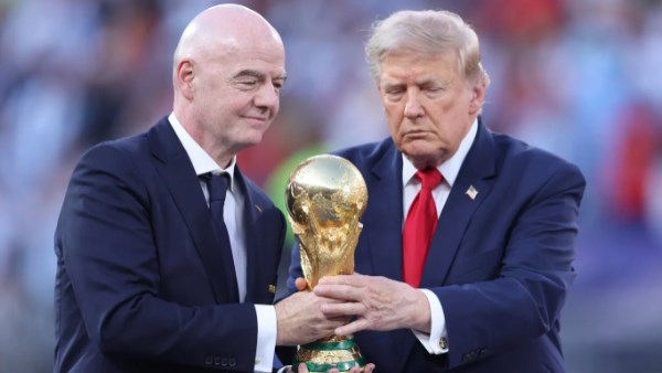 وسط تمرد عالمي.. ترامب يهدد: رحيل إنفانتينو يعني فشل الفيفا
