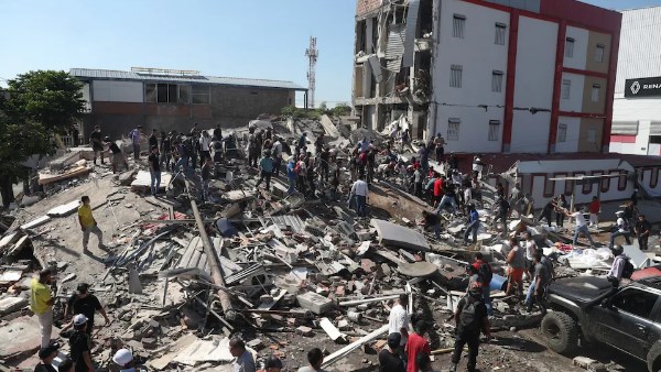 انهيار كاتدرائية وعشرات المباني.. مقتل 132 شخصا جراء زلزال كولومبيا