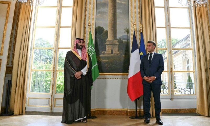 السعودية وفرنسا تشددان على ضرورة التوصل إلى حل تفاوضي بشأن إيران