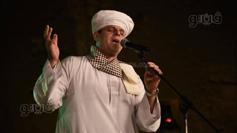الشيخ محمود التهامي يفتتح حفله مهرجان القلعة بـ«فرط الحب» (فيديو وصور)