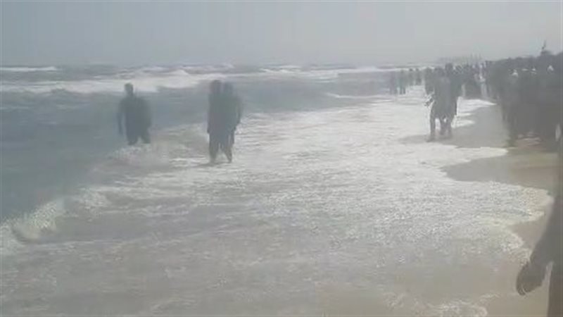 إنقاذ فتاتين بعد تعرضهما لحالة اختناق إثر الغرق في بحر المنصورة الجديدة