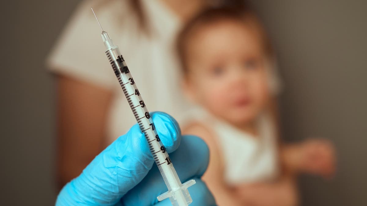 “الصحة العالمية” تدافع عن جداول لقاحات الأطفال.. بعد قرار جدلي لترامب