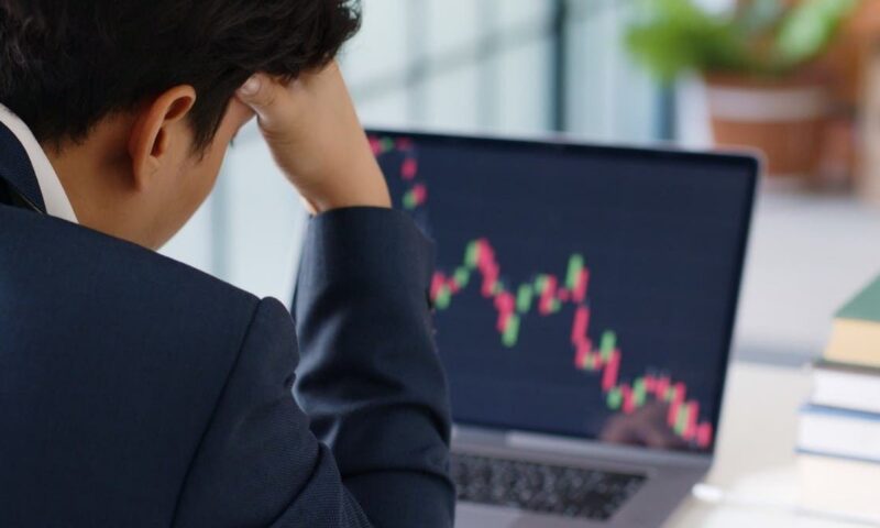 نيكاي الياباني يتراجع بضغط من انخفاض أسهم التكنولوجيا