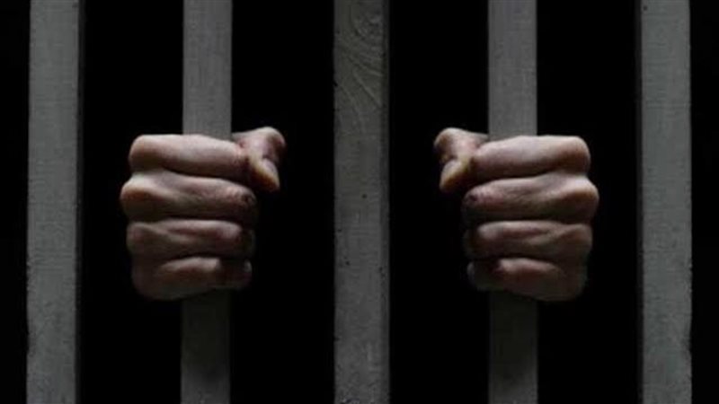 نظرة بدأت بكلمة وانتهت بالرصاص، معاكسة سيدة تشعل حربا بالخرطوش في المنيا والأمن يضبط المتورطين