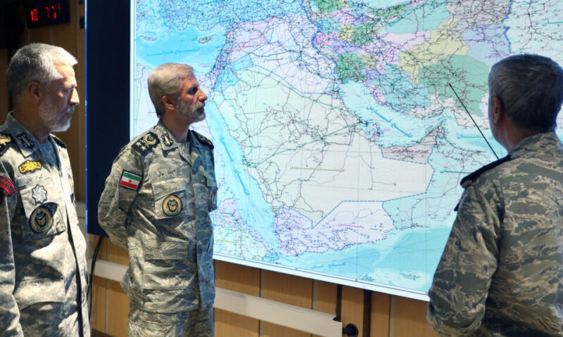 إيران تعرض مكافآت لاستهداف عسكريين أمريكيين وإسرائيل تتوعد حزب الله بضربات جديدة