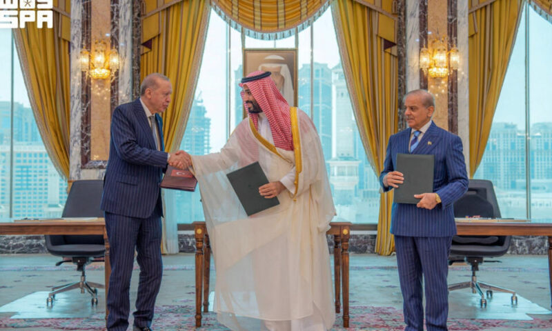 السعودية وتركيا تؤكدان أن الاتفاقية مع باكستان لا تستهدف دول المنطقة وليست مرتبطة بمساعٍ نووية
