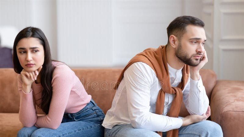 الصمت بين الزوجين، أسبابه ومتى يتحول إلى علامة خطر؟