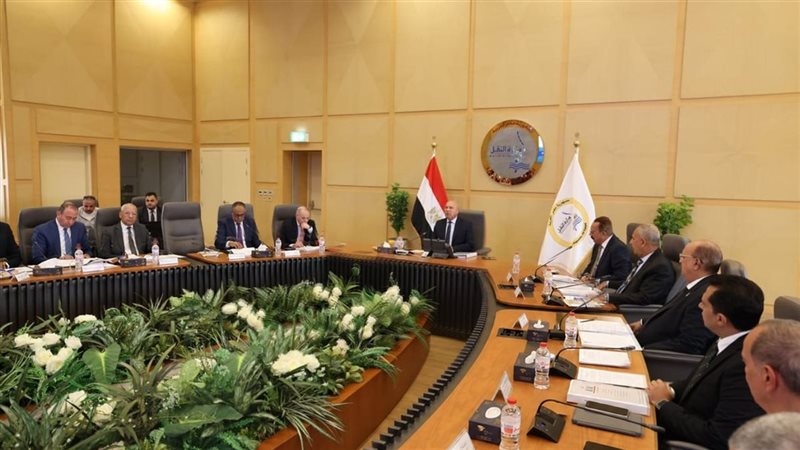 5 قرارات وتعليمات من وزير النقل لدعم الشركة المصرية لناقلات البترول