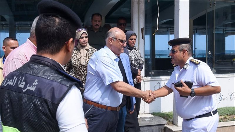 محافظ الإسكندرية يتابع إزالة إحدى المنشآت بطريق الكورنيش في سبورتنج بعد انتهاء تعاقدها