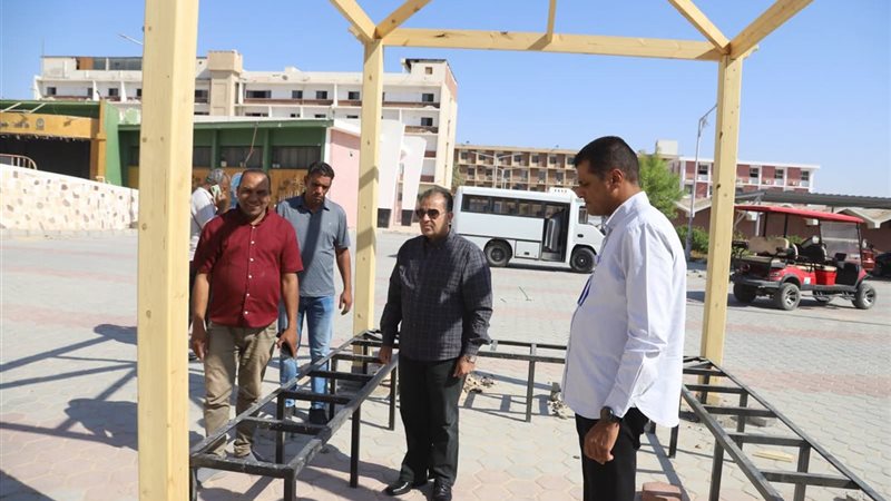 رئيس جامعة قنا يتابع أعمال تطوير البنية التحتية والمناطق الخدمية بالحرم الجامعي