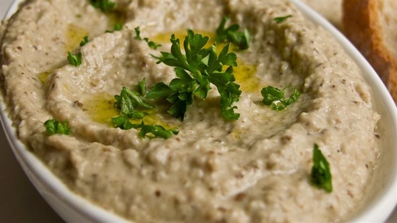 طريقة عمل بابا غنوج بالطحينة لفتح شهية أسرتك على الغداء