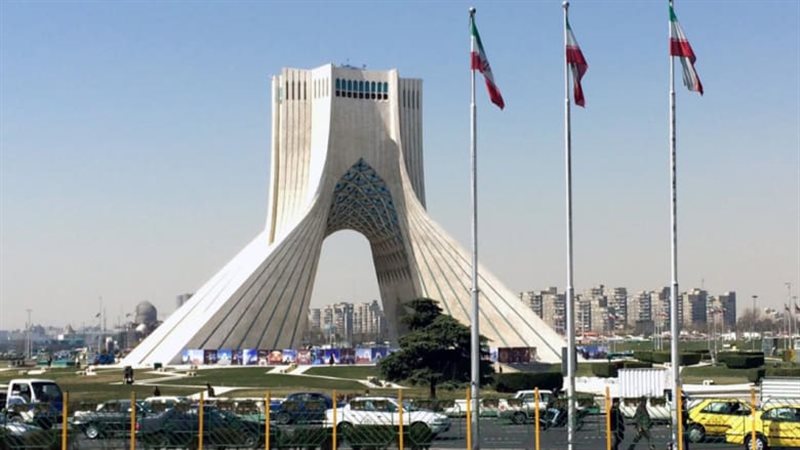 إيران تطالب واشنطن بتعويضات عن أضرار العقوبات والضغوط الأمريكية الإسرائيلية