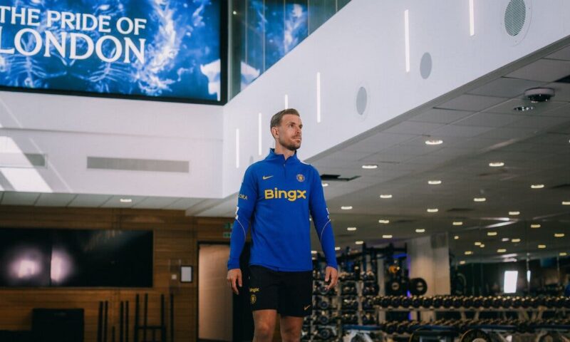 تشيلسي يضم لاعب خط الوسط الإنجليزي هندرسون 