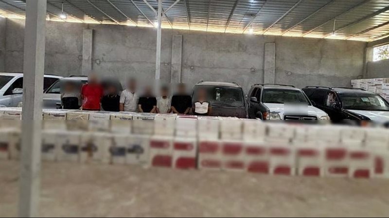 ضبط أكثر من 110 آلاف عبوة سجائر مهربة بحوزة 8 متهمين في الجيزة