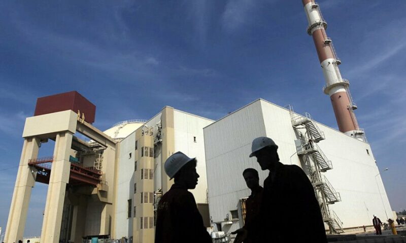 بعد تراجع التوترات .. عودة الموظفين الروس إلى محطة بوشهر النووية