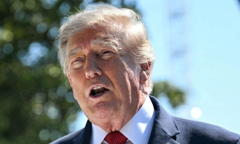 ترامب: لا مفاوضات مع إيران.. والنفط يتدفق عبر مضيق هرمز