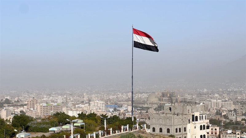 الدفاعات الجوية للجيش اليمني تتصدى لمسيرات تابعة لميليشيا الحوثي في المخا