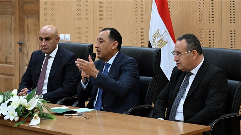 «الطبيب اللي مش هيتعلم تكنولوجيا هيفقد ميزة كبيرة».. رسالة مدبولي لطلاب الطب