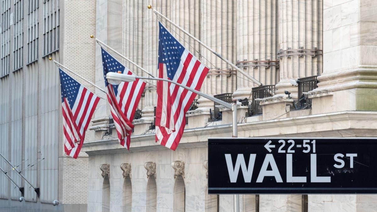 شركات وساطة كبرى تتوقع وصول “S&P500” إلى 8100 نقطة في 2026