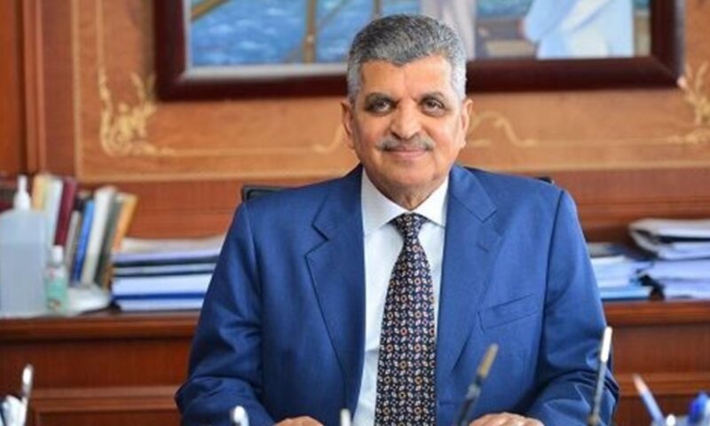الفريق أسامة ربيع: قناة السويس الجديدة رفعت القدرة الاستيعابية للمجرى الملاحي