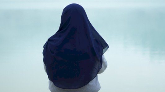 ما حكم الحجاب؟.. الإفتاء: ستر المرأة البالغة شَعرَ رأسها واجب شرعا