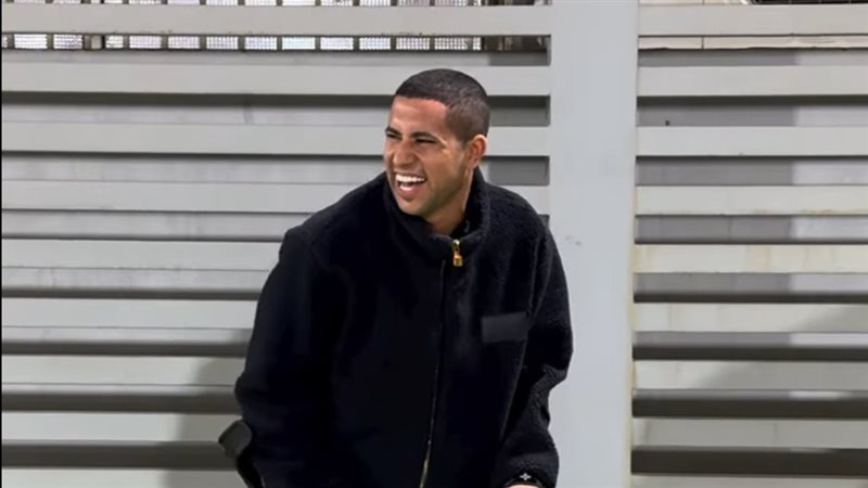 بعد غضب جماهير الأحمر، رضا سليم يعيد صورة قميص الأهلي على إنستجرام