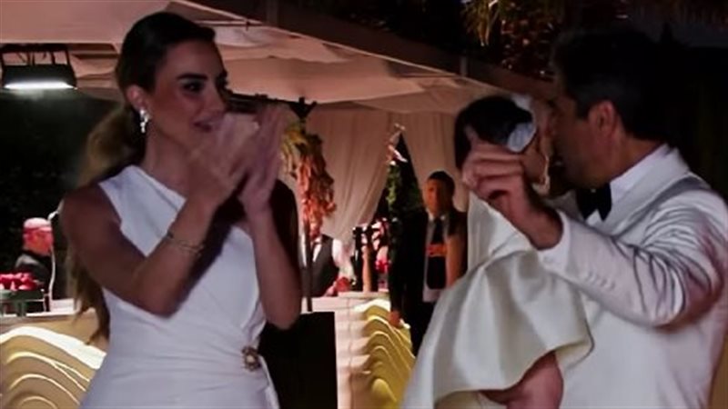 وائل كفوري يحتفل بعمادة ابنته كلوفي في أجواء عائلية مميزة