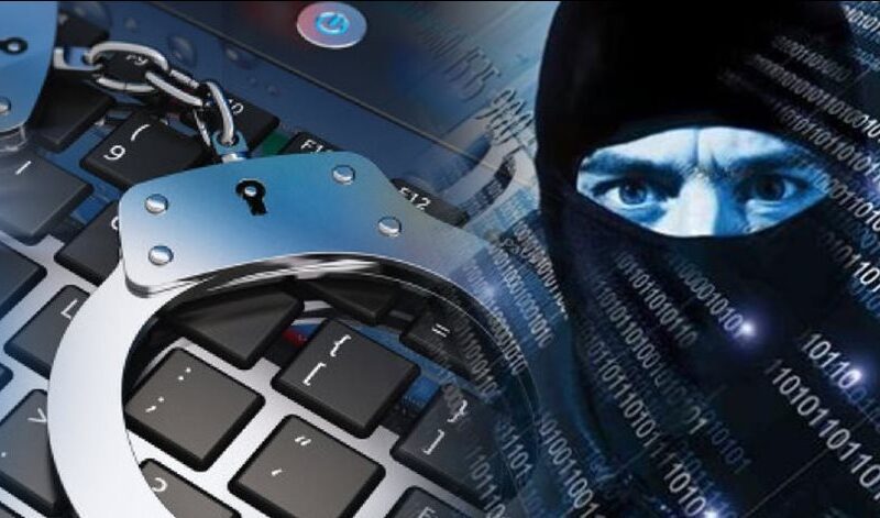 من اختراق البيانات إلى سرقة الأموال.. كيف يواجه القانون جرائم بطاقات الدفع الإلكتروني؟
