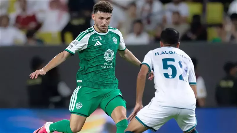 فوز أهلي جدة وخسارة الشباب في افتتاح الدوري السعودي