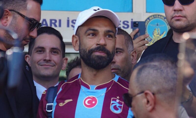 مطرب تركي: شعبية محمد صلاح تتجاوز عدد سكان تركيا بالكامل