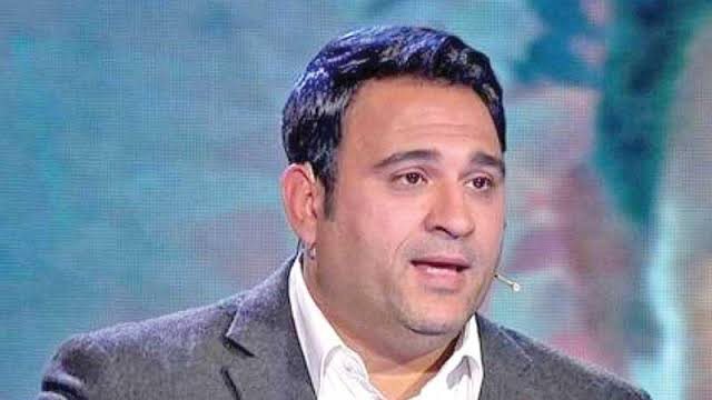 ادعولها بالرحمة.. أكرم حسني ينعى والدة محمد عطية