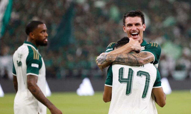 الأهلي يتجاوز أوكلاند ويضرب موعداً مع صن داونز