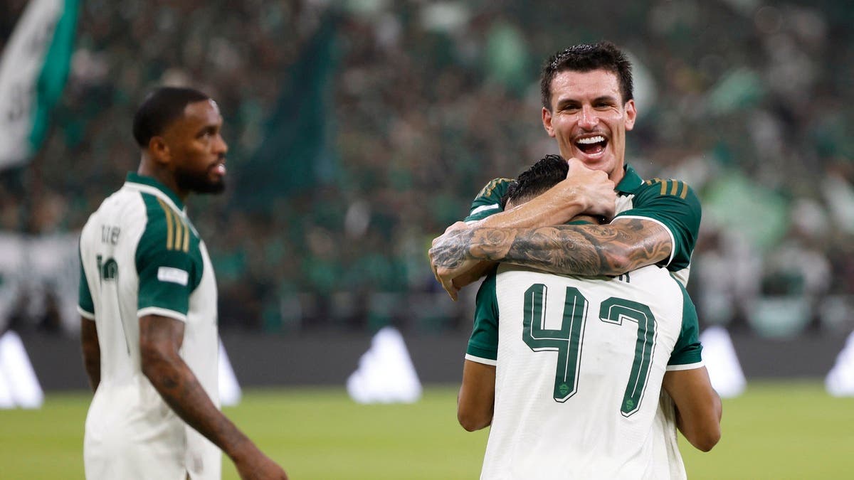 الأهلي يتجاوز أوكلاند ويضرب موعداً مع صن داونز