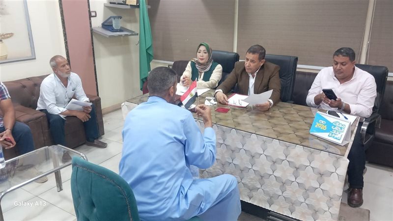 سكرتير عام مساعد الفيوم يبحث شكاوي وطلبات المواطنين بسنورس