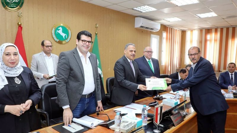 محافظ الشرقية يقرر إلغاء فقرات العيد القومي حدادًا على شهداء لقمة العيش