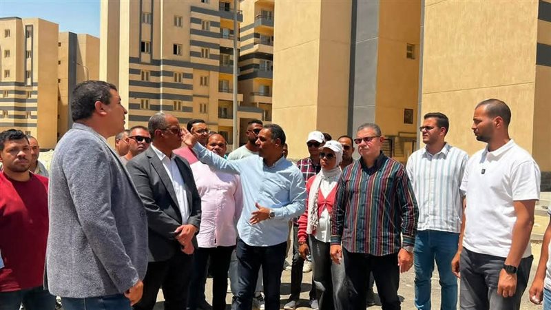 وزيرة الإسكان تتابع موقف تنفيذ المشروعات بمدينتي 15 مايو والعبور ومحافظة بورسعيد