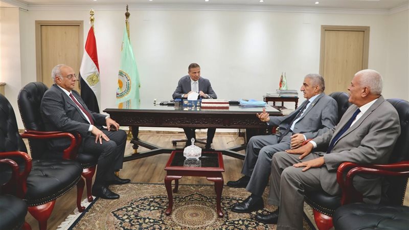 مصر تتحرك لمواجهة الجفاف والتصحر، مشروع لشحن الخزانات الجوفية في مطروح